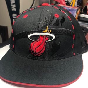 Miami Heat NBA UNK Fitted Hat Cap size 7 1/2